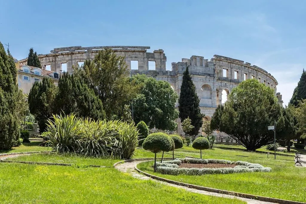 Sunny Apartment Ili Near Amfiteatar Pula