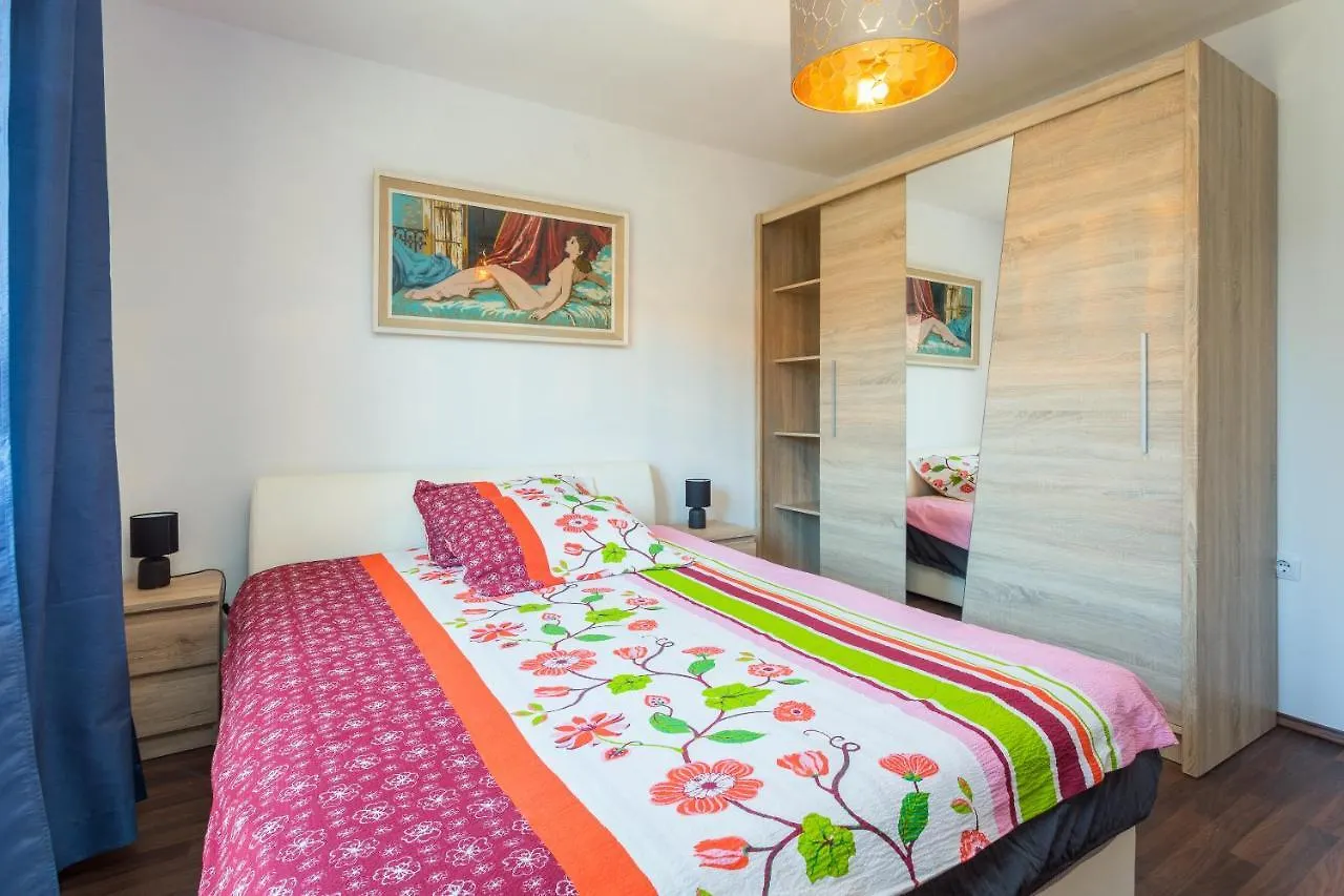 Sunny Apartment Ili Near Amfiteatar Pula Croatia