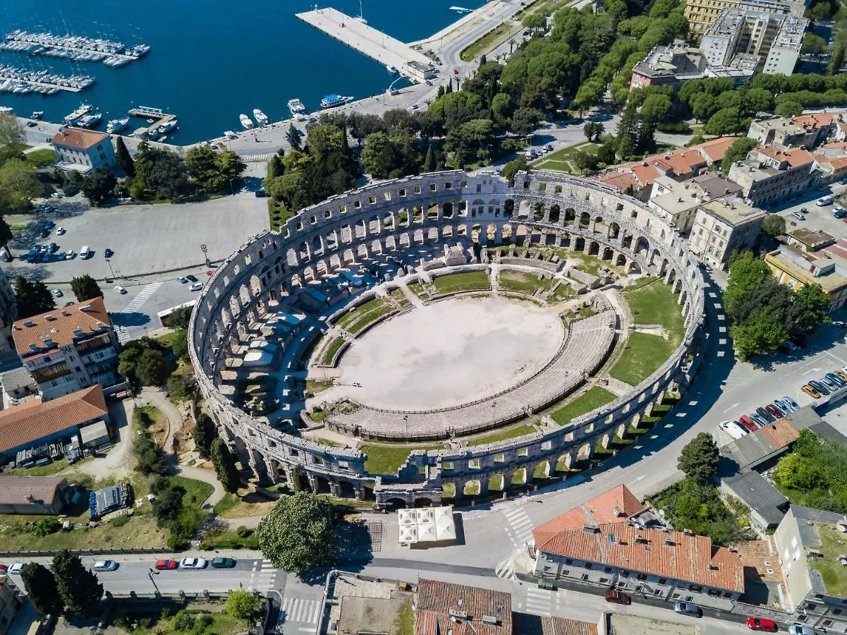 Sunny Apartment Ili Near Amfiteatar Pula