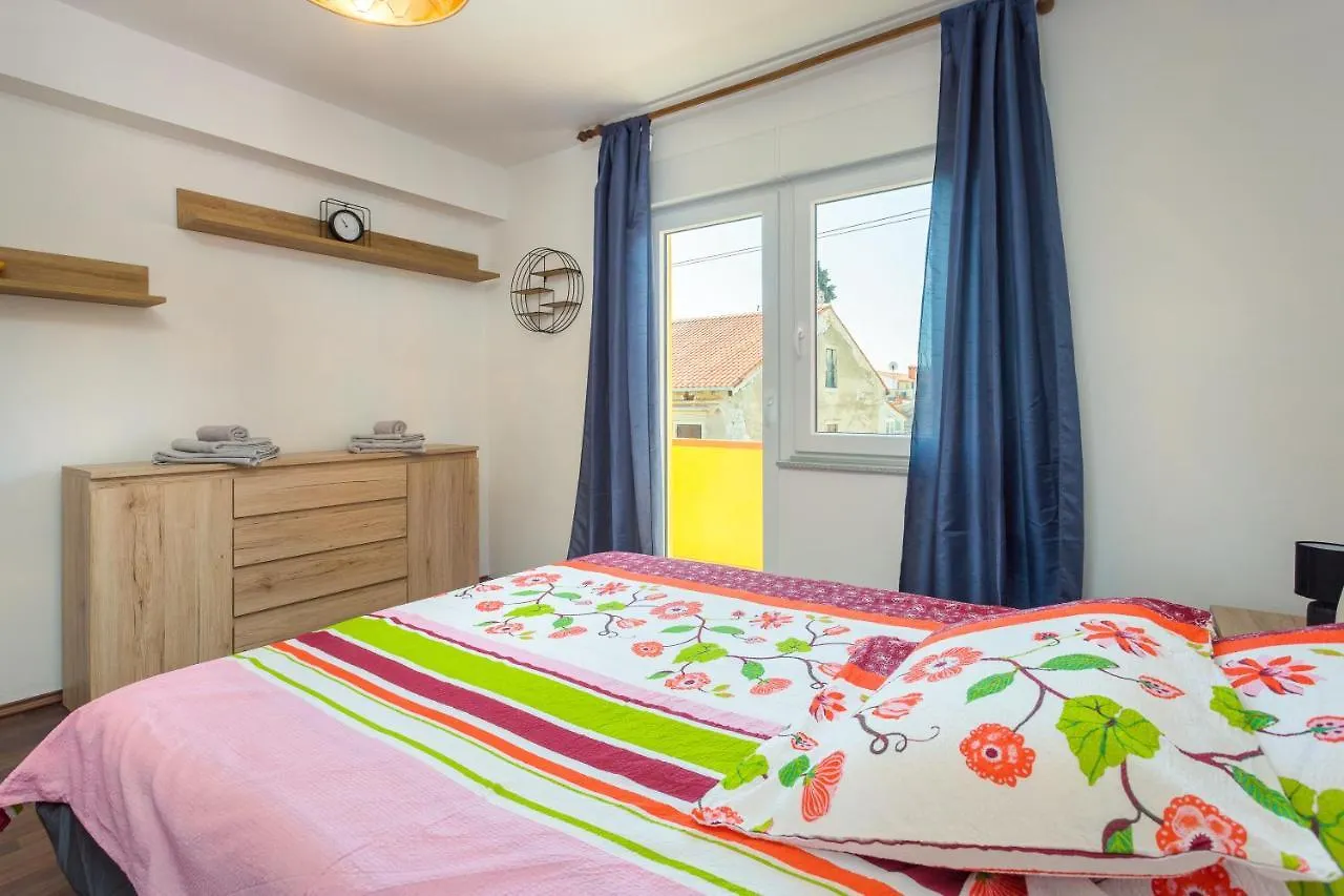 Sunny Apartment Ili Near Amfiteatar Pula 0*,  Croatia