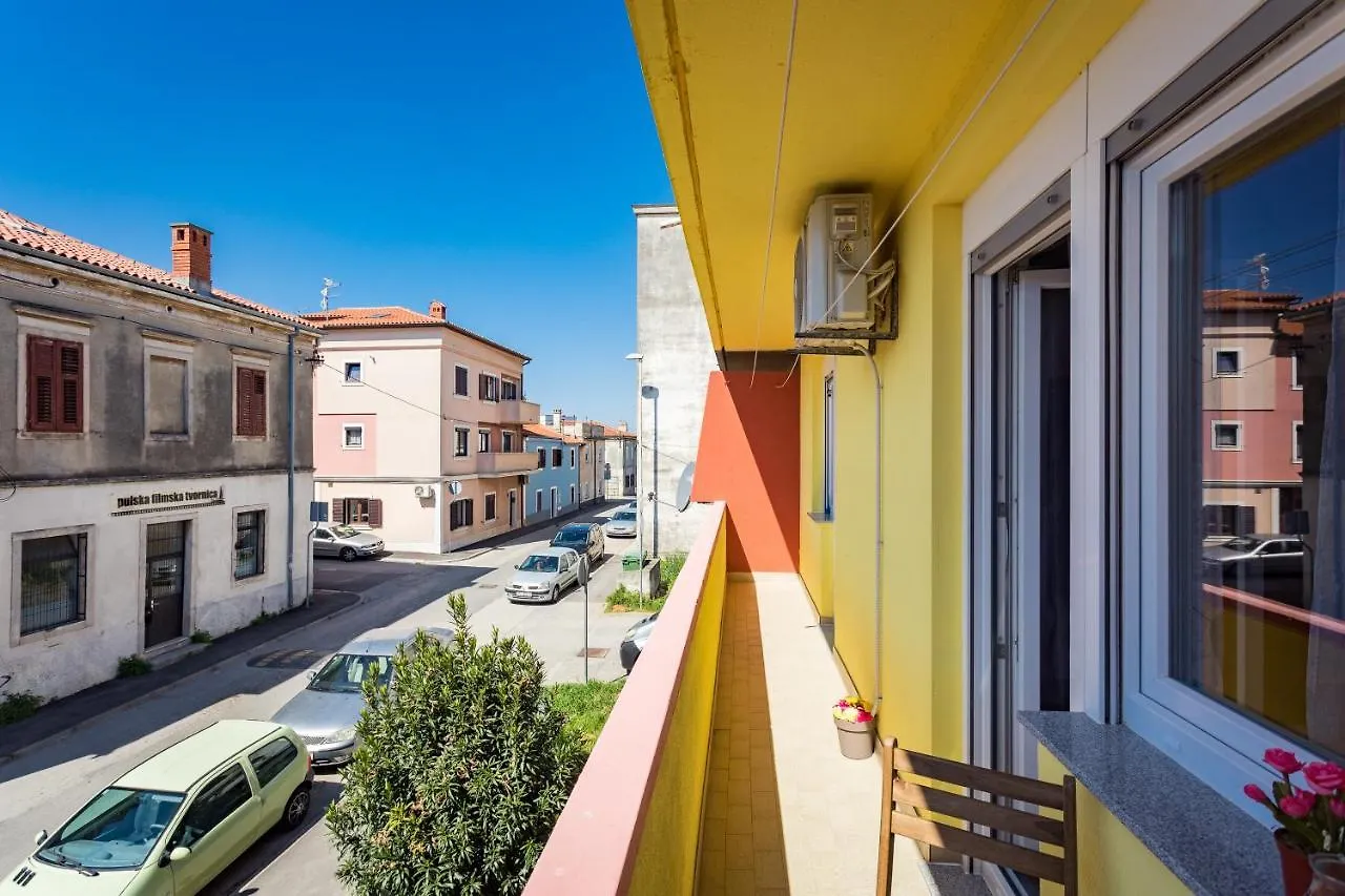 Sunny Apartment Ili Near Amfiteatar Pula