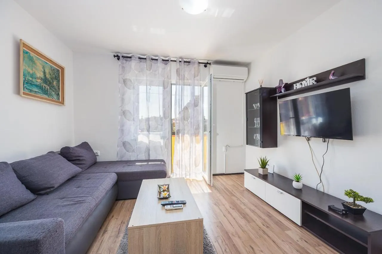 Sunny Apartment Ili Near Amfiteatar Pula